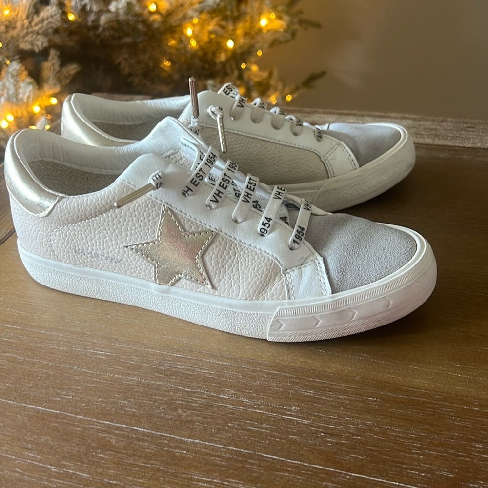 Vintage Havana Grande Sneakers in Taupe Silver Pebbled size 7